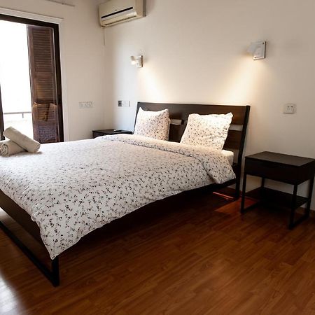 לרנקה Laila'S Promenade Villa מראה חיצוני תמונה