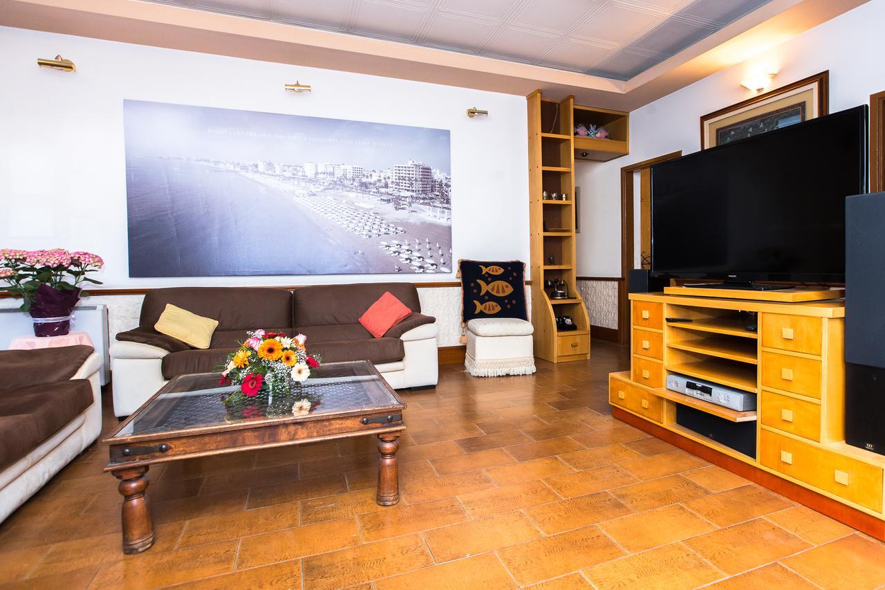 לרנקה Laila'S Promenade Villa מראה חיצוני תמונה